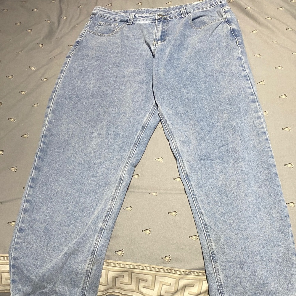 Light wash baggy denim with Denver Nuggets patch